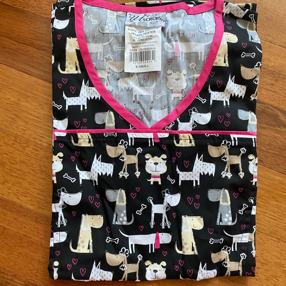 puppy print scrub top